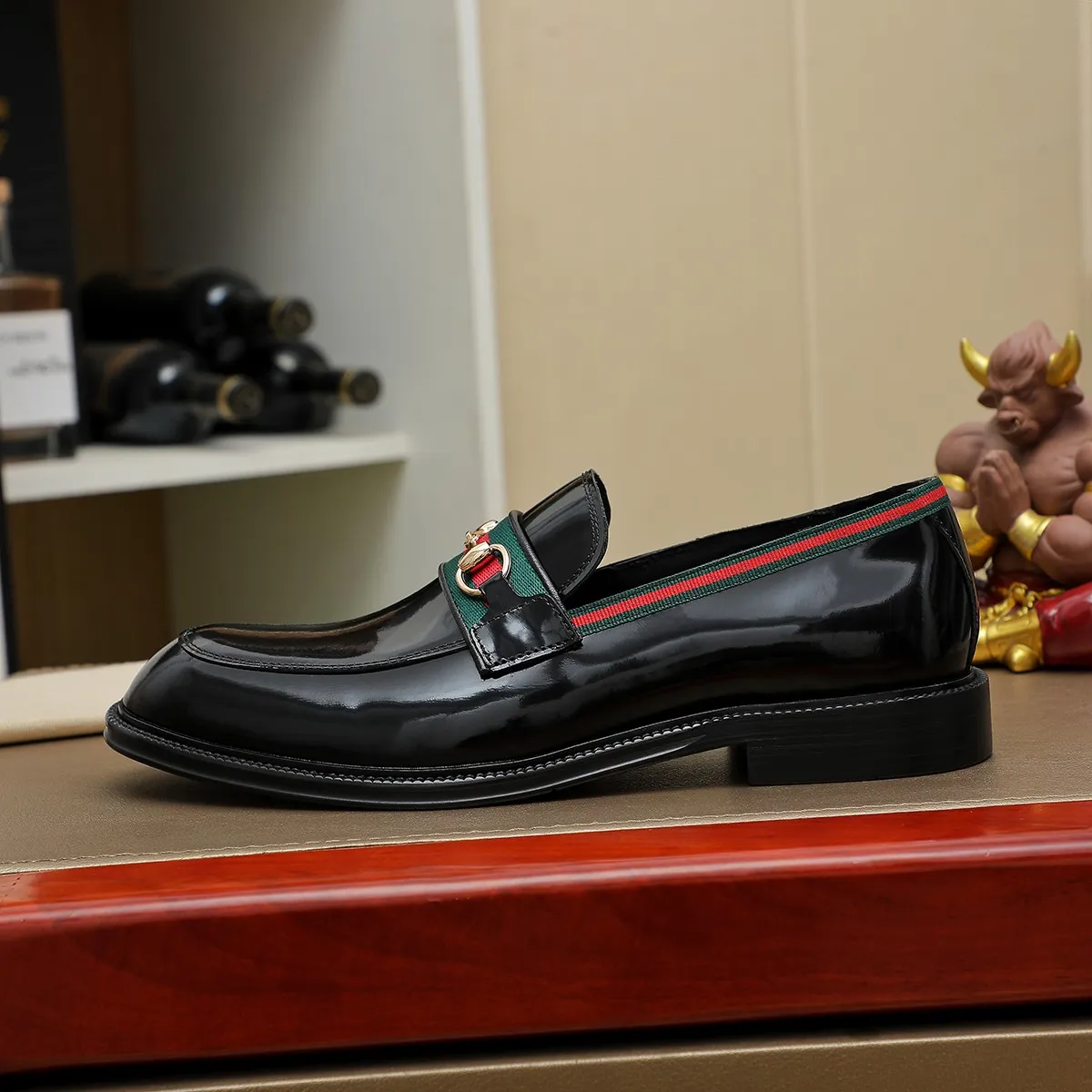 Men's shoes 💰460 💰💰Gucci official website men's business formal leather shoes update💥Hong Kong counters synchronize new styles💥completely one to one replica shipment👍zero difference in counter quality 0⃣️all made of imported first-layer cowhide on the outside with original hardware buckles➕water-dyed🐂leather lining production, color, code matching 39-44 (customized at 38.45.46)……